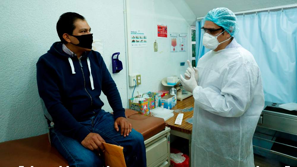 Angustia, estrés y esperanza confluyen en las pruebas de COVID-19 en México