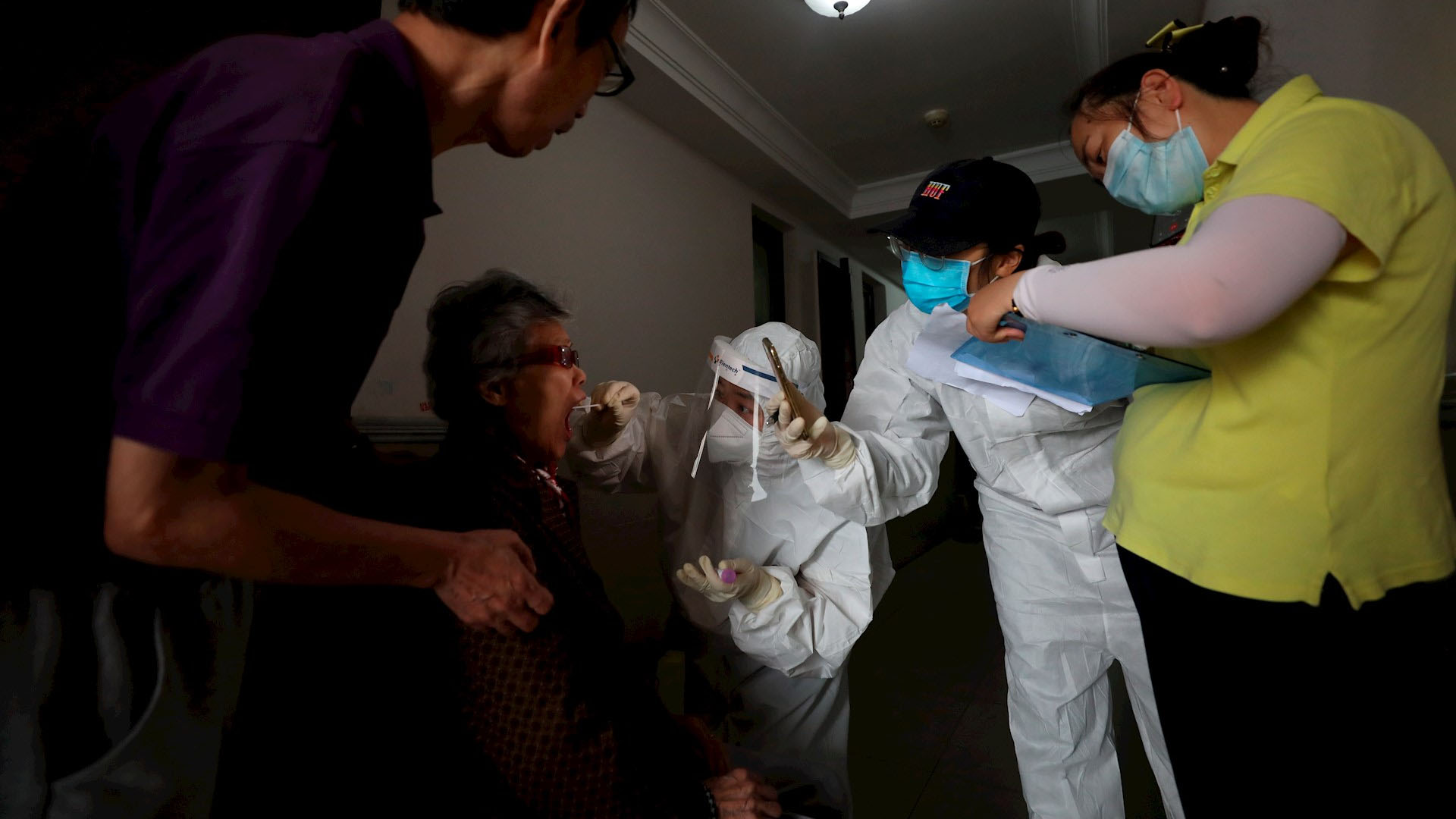 Wuhan realiza casi 10 millones de pruebas de COVID-19 en dos semanas