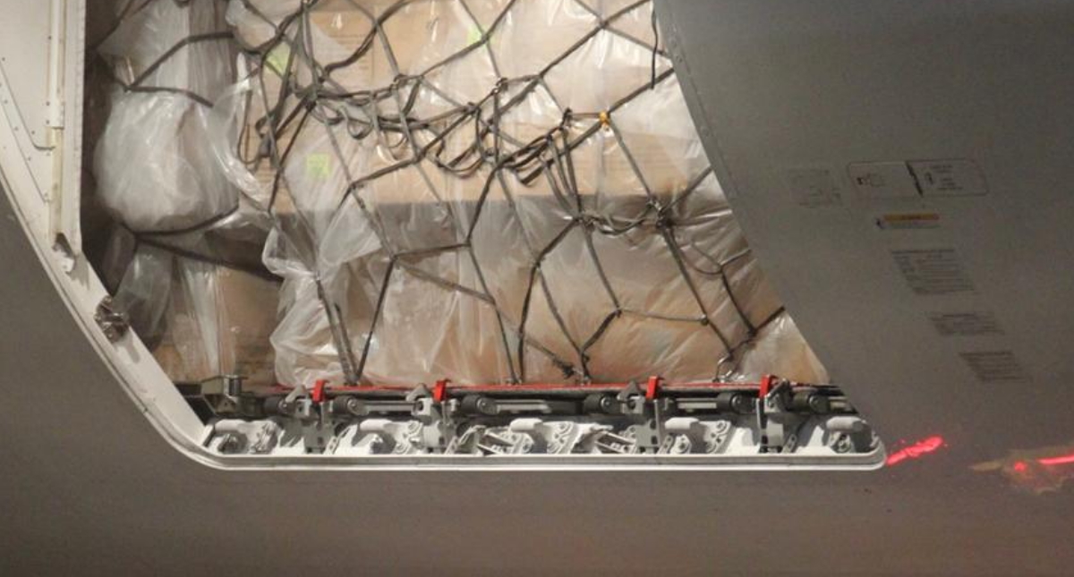 Llega a México el vuelo 15 desde Shanghái, China