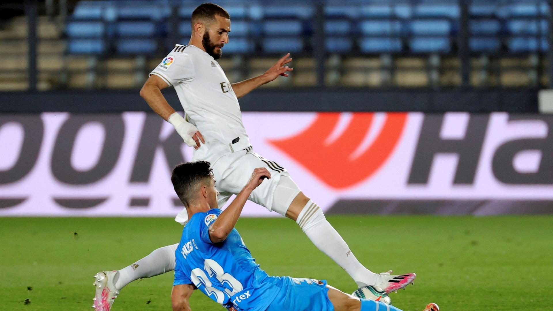 Real Madrid doblega al Valencia y se queda a dos puntos del Barcelona - real-madrid-partido-valencia-180620202