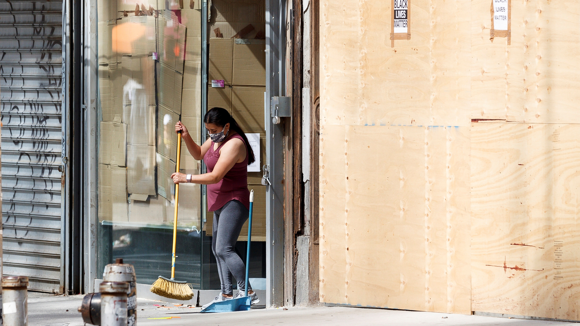 Nueva York vive dura reapertura económica tras crisis por COVID-19