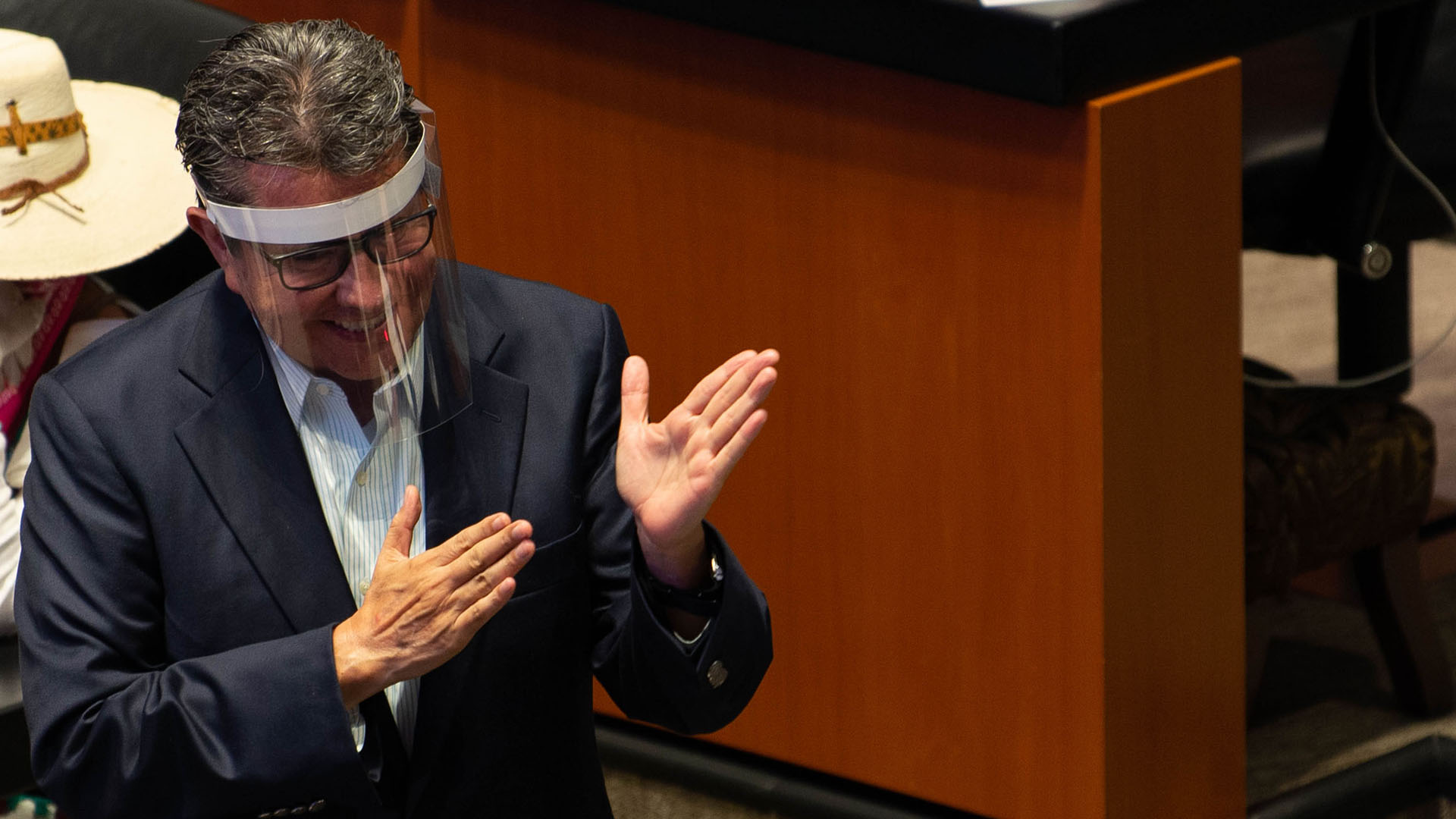 Monreal propone a oposición adelantar revocación de mandato a 2021