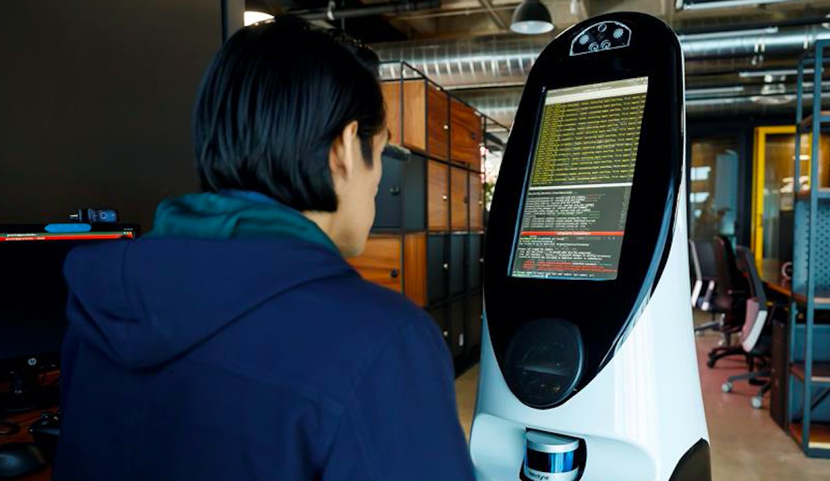 RoomieBot, el robot mexicano capaz de combatir al COVID-19