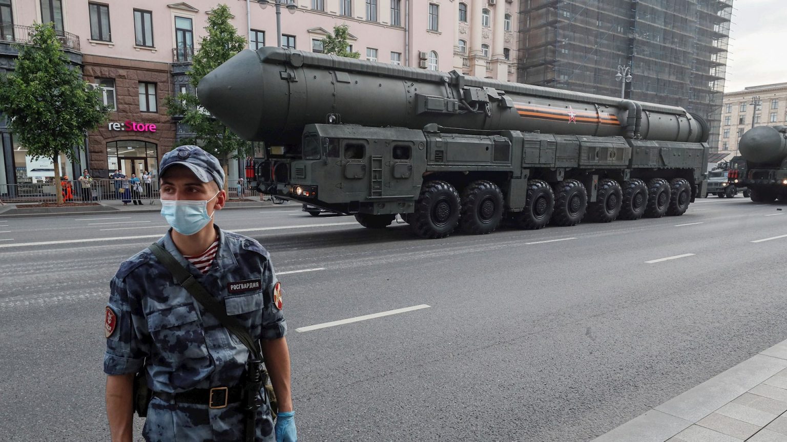 EE.UU. llega a "principio de acuerdo" con Rusia para salvar acuerdo nuclear