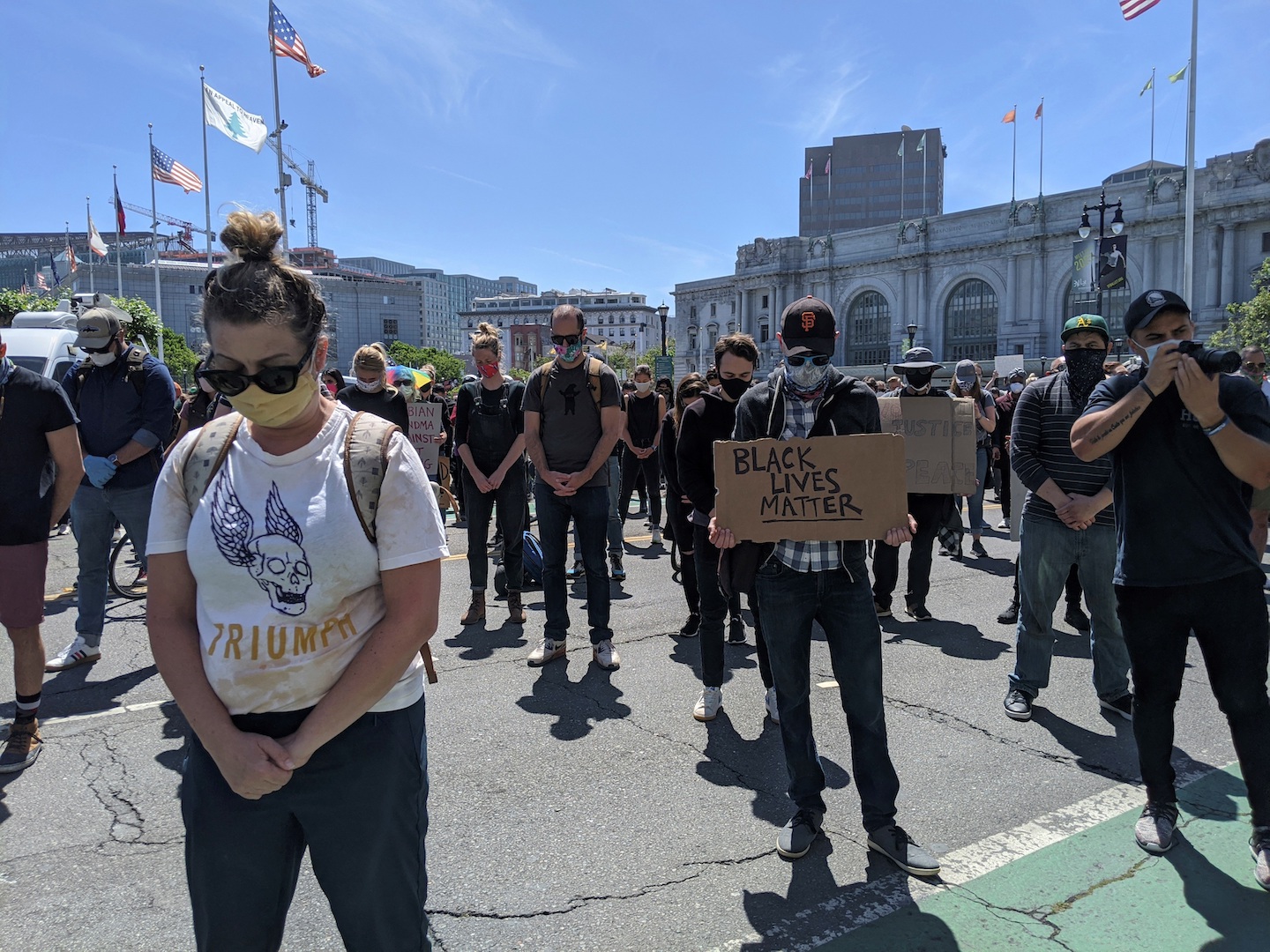 San Francisco pagará funerales y atención médica de víctimas de violencia policiaca