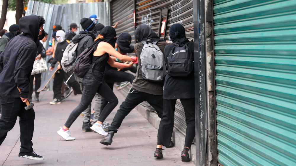 “Nosotros no somos represores”: AMLO sobre violencia y saqueos en protestas en CDMX “Nosotros no somos represores”: AMLO sobre violencia y saqueos en protestas en CDMX