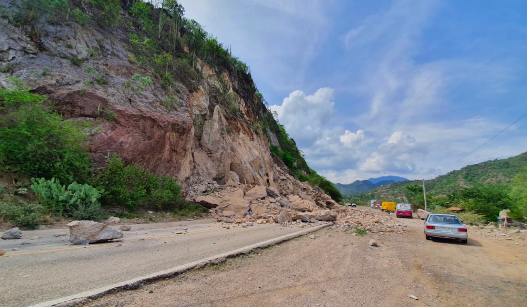 SCT confirma afectaciones en carreteras de Oaxaca por sismo magnitud 7.5