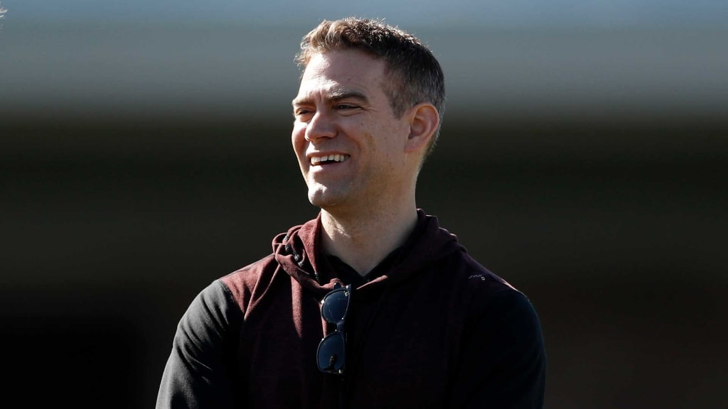 Presidente de Cachorros de Chicago cuestiona sus prácticas de contratación