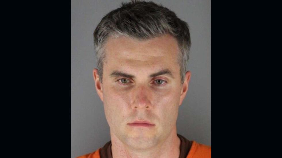 Thomas Lane, policía que participó en el asesinato de George Floyd, llevará proceso en libertad