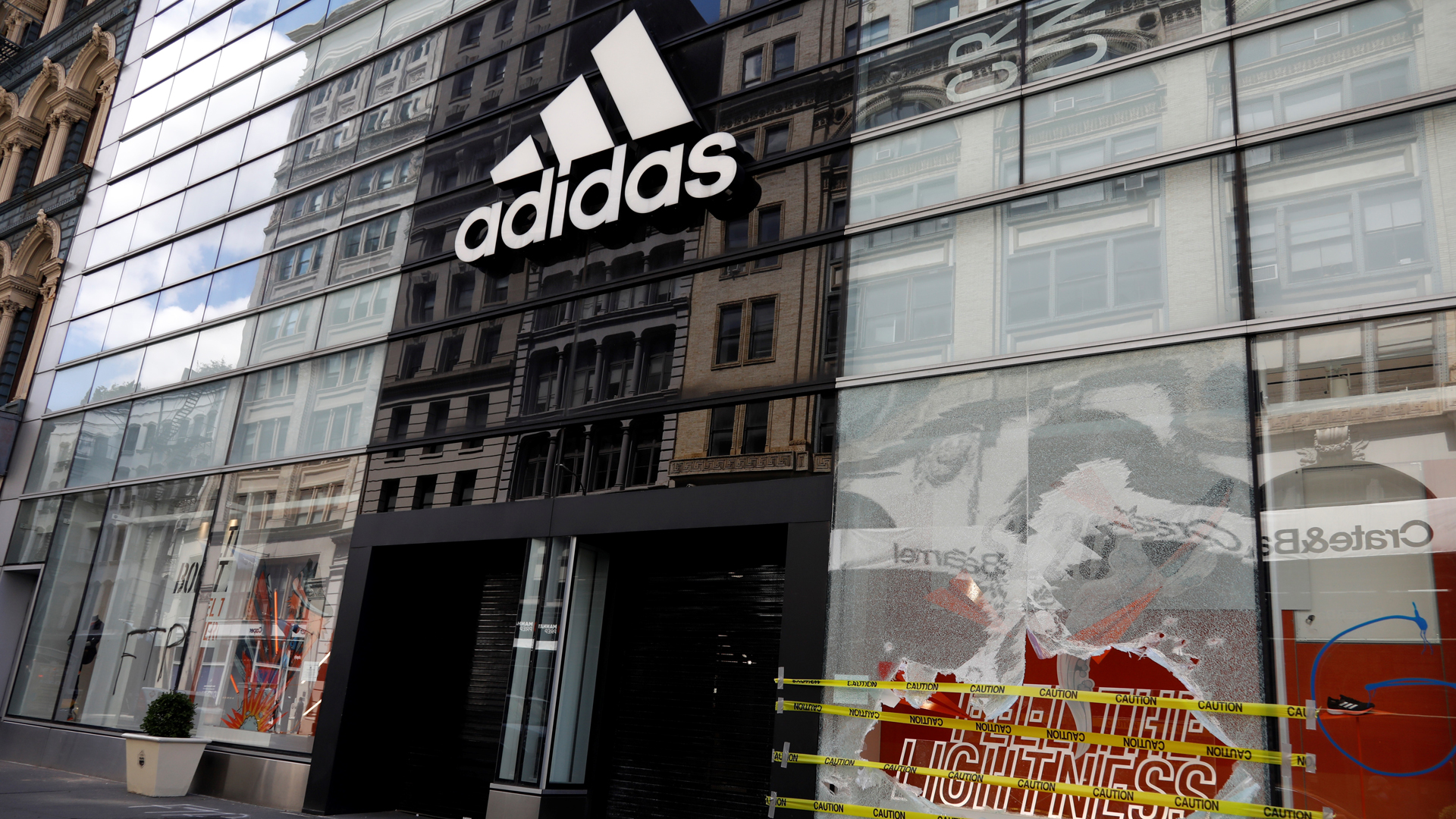 Adidas contratará a más personas negras o latinas en Estados Unidos