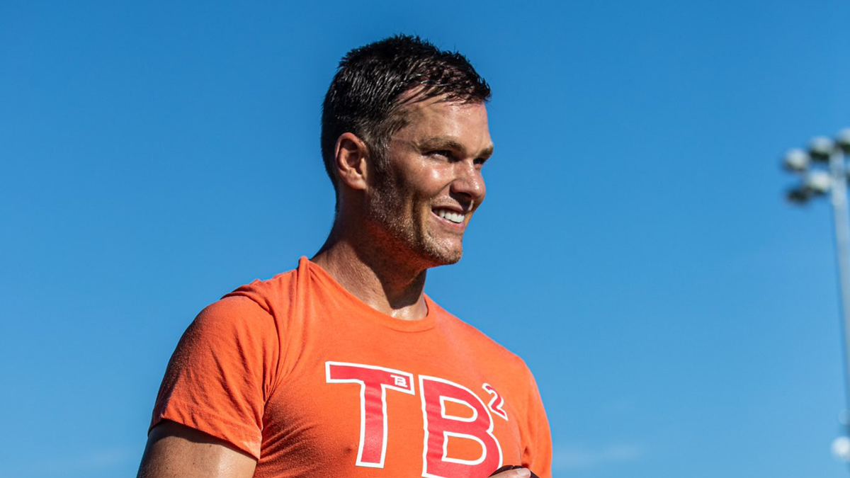 Tom Brady y Buccaneers desobedecen órdenes y regresan a los entrenamientos