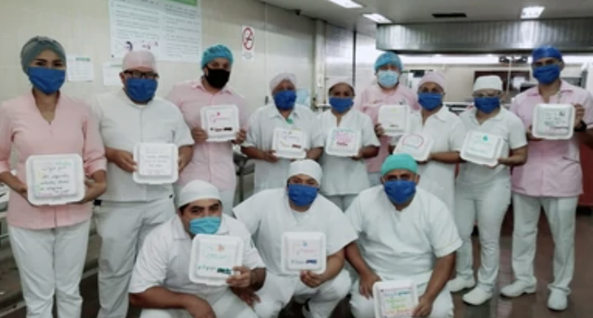 Personal de nutrición del IMSS escribe mensajes de aliento a pacientes internados por COVID-19