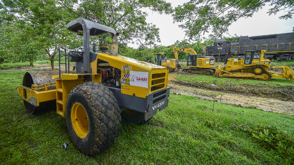 AMLO acusa que organizaciones reciben dinero de empresas extranjeras para oponerse a Tren Maya