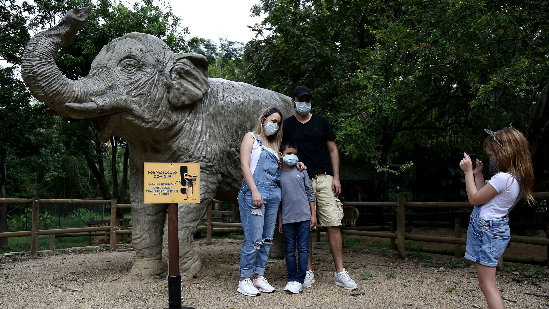 Indisciplina social y desescaladas frenan lucha contra el COVID-19 en América