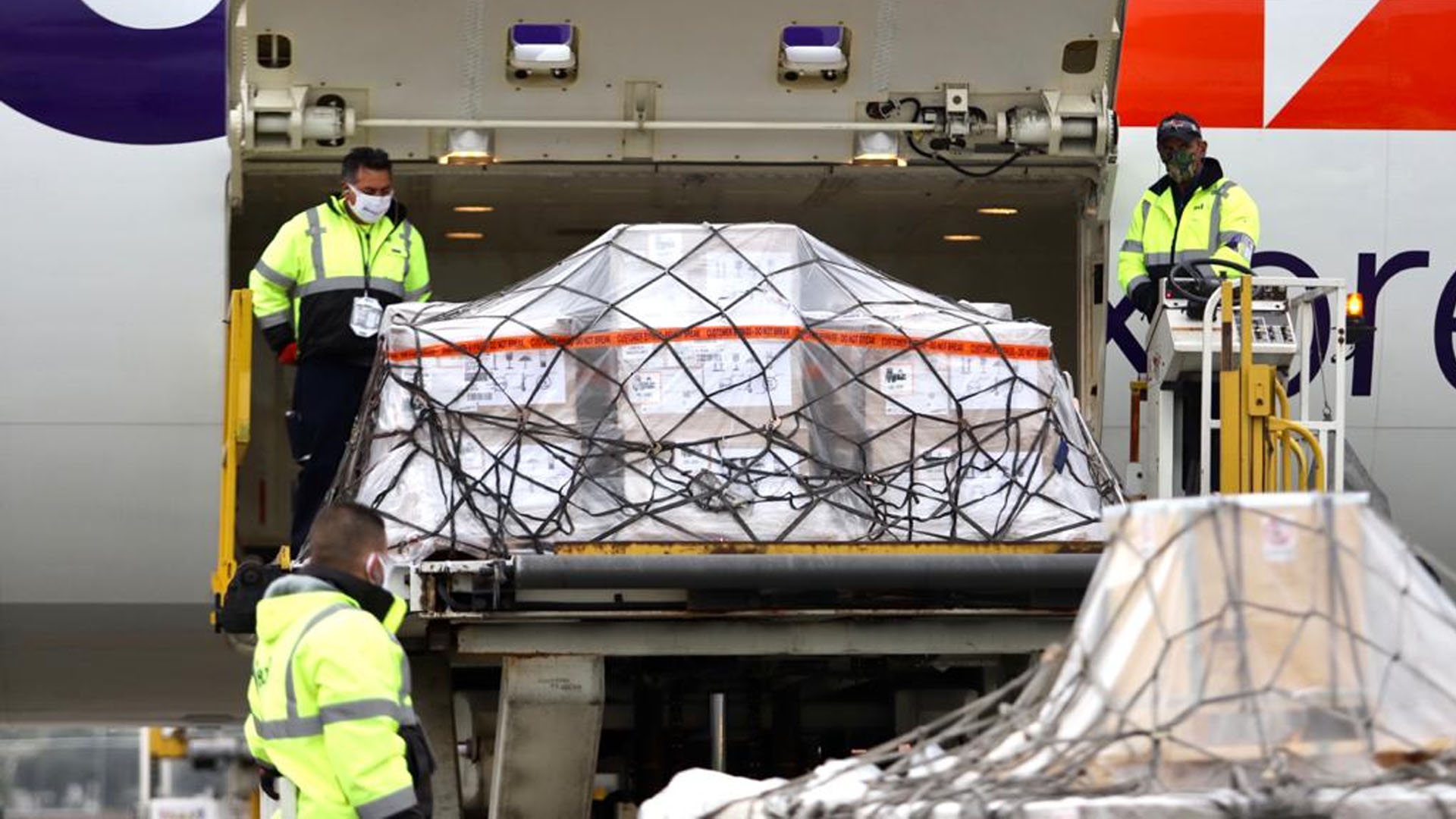 Arriba a México sexto vuelo con 53 ventiladores procedentes de Estados Unidos Arriba a México sexto vuelo con 53 ventiladores procedentes de Estados Unidos