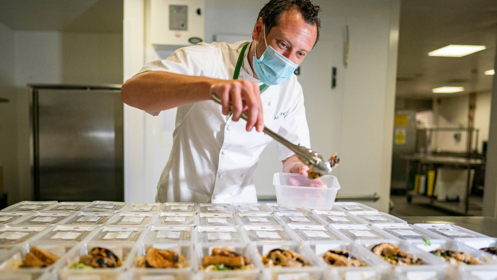 Wimbledon abre sus cocinas para los más necesitados