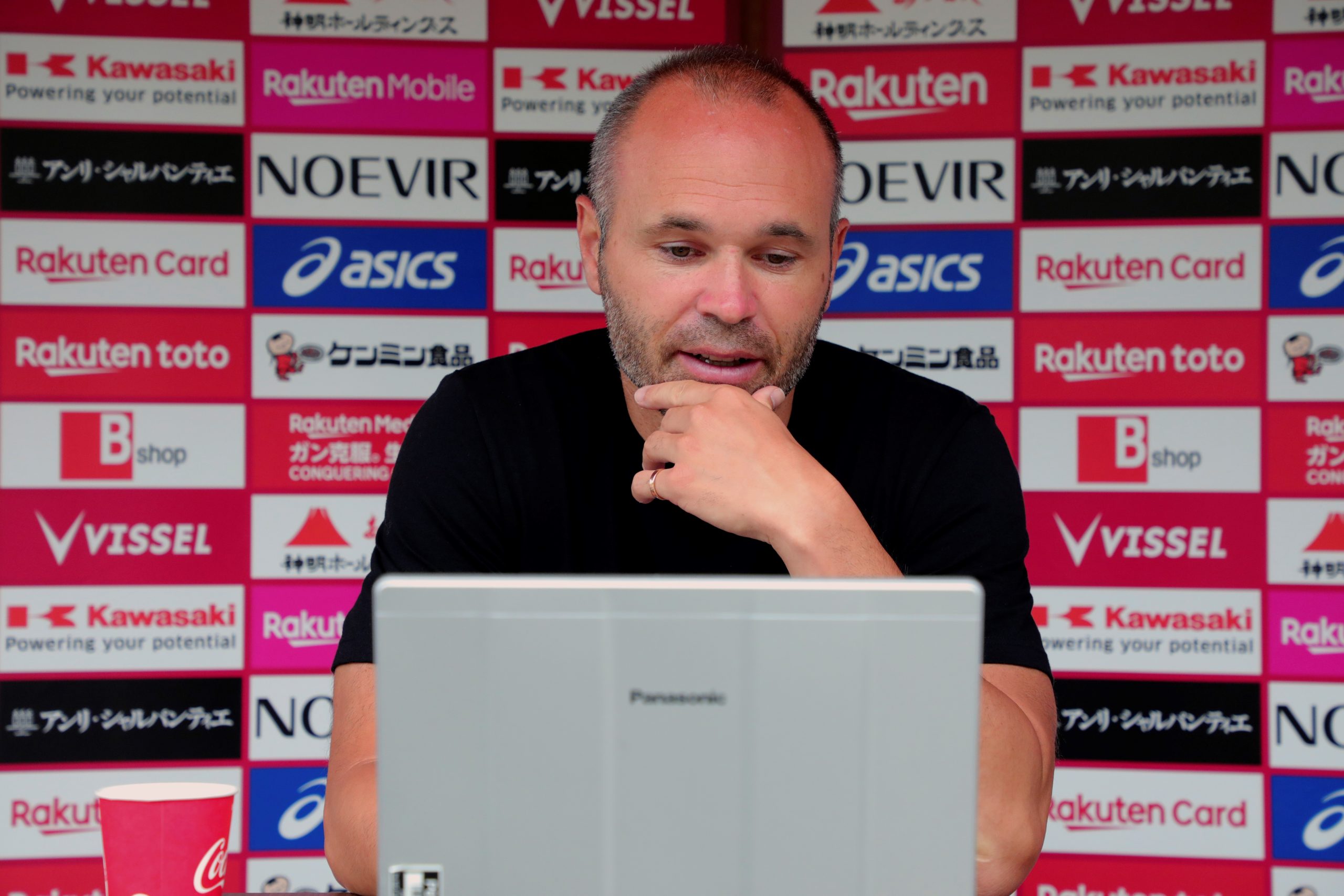 Messi es "inalcanzable" e "incomparable" con Cristiano Ronaldo, afirma Andrés Iniesta - 7779e11769f3d64e1d9b56e6b1cfd6a9bd856117-scaled