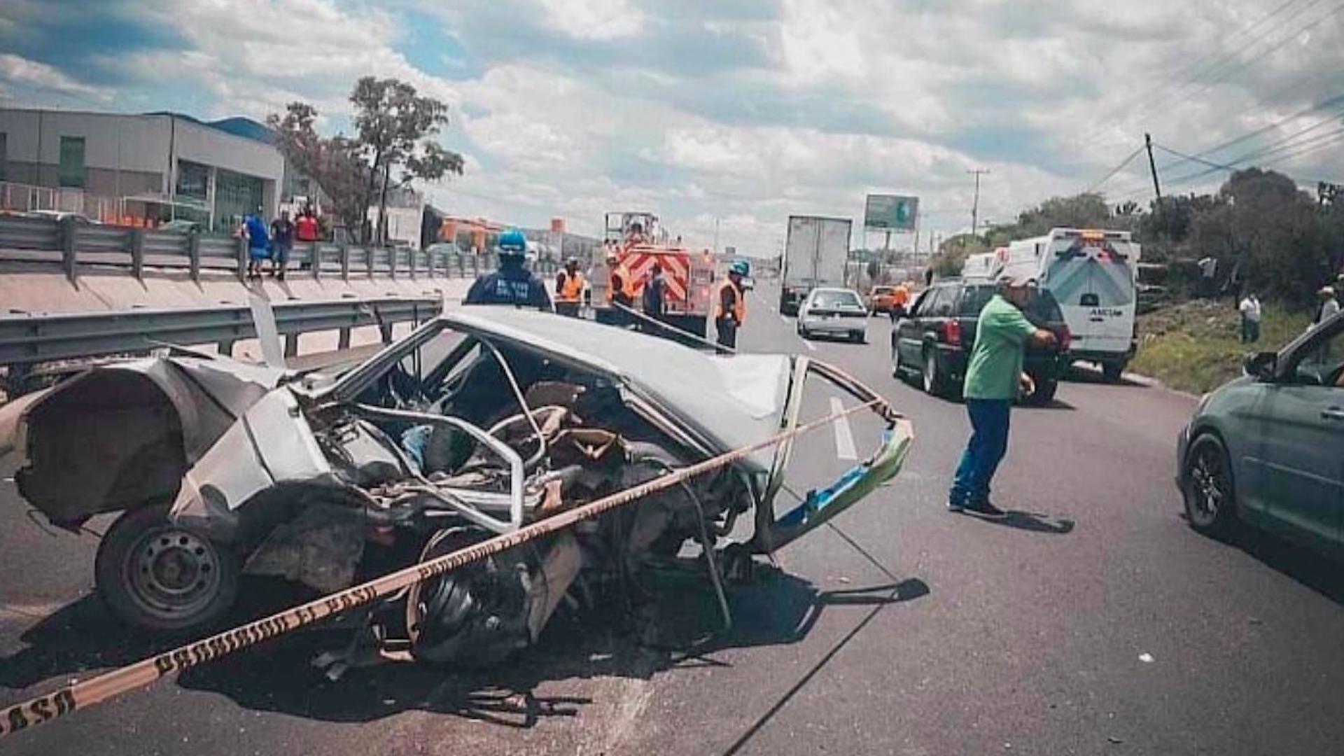 Mueren cinco personas tras accidente en Querétaro Mueren cinco personas tras accidente en Querétaro