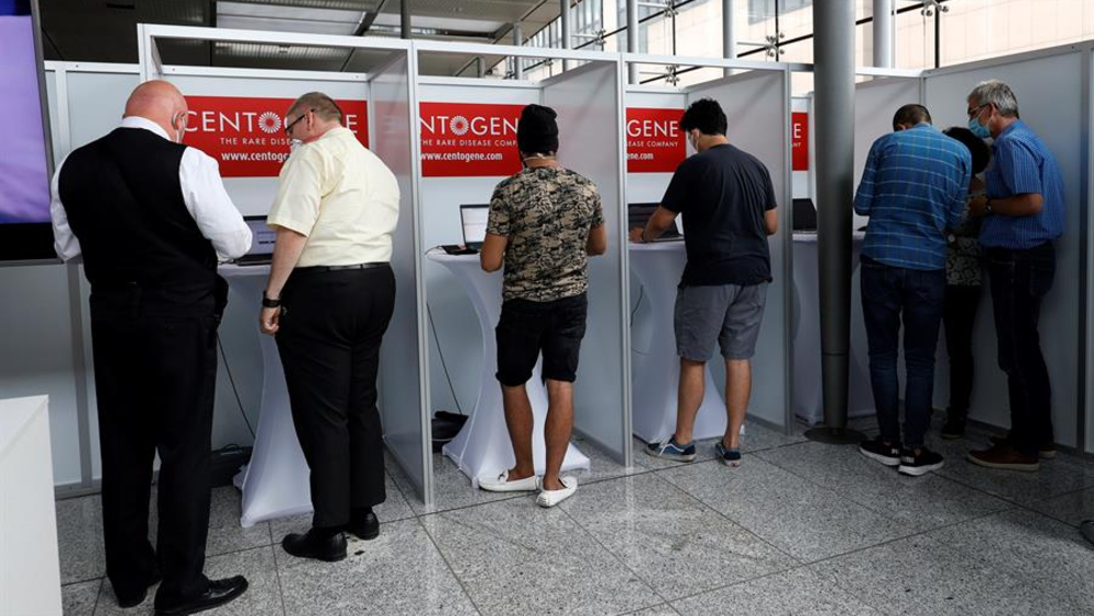 Alemania se plantea test obligatorios para viajeros de zonas de riesgo