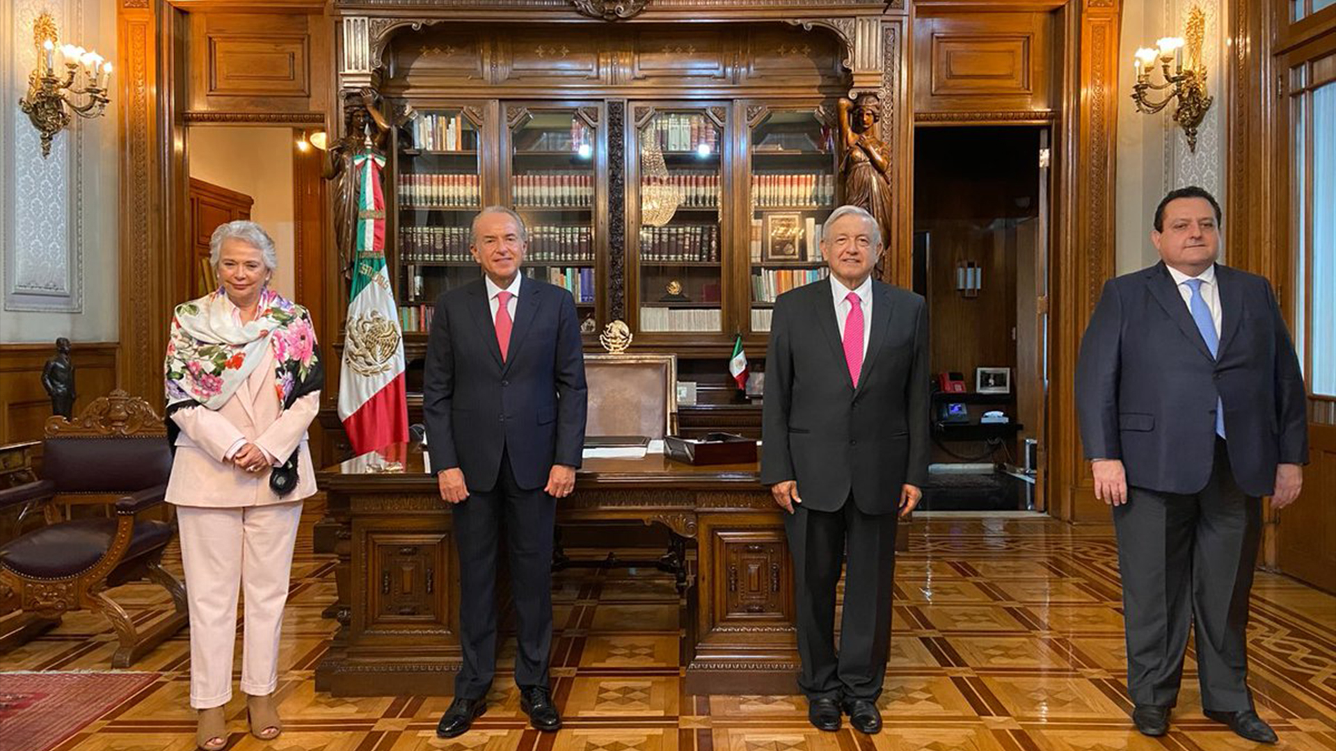 #Video AMLO atestigua cambio de presidencia de CONAGO; agradece colaboración entre gobernadores