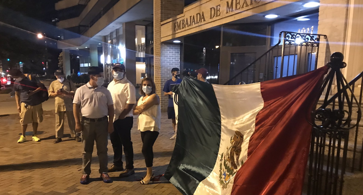 Esperan a López Obrador en la Embajada de México en Washington