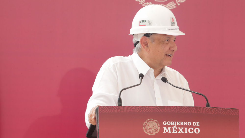 Se terminó contubernio entre delincuentes y malos funcionarios de Pemex, asegura AMLO