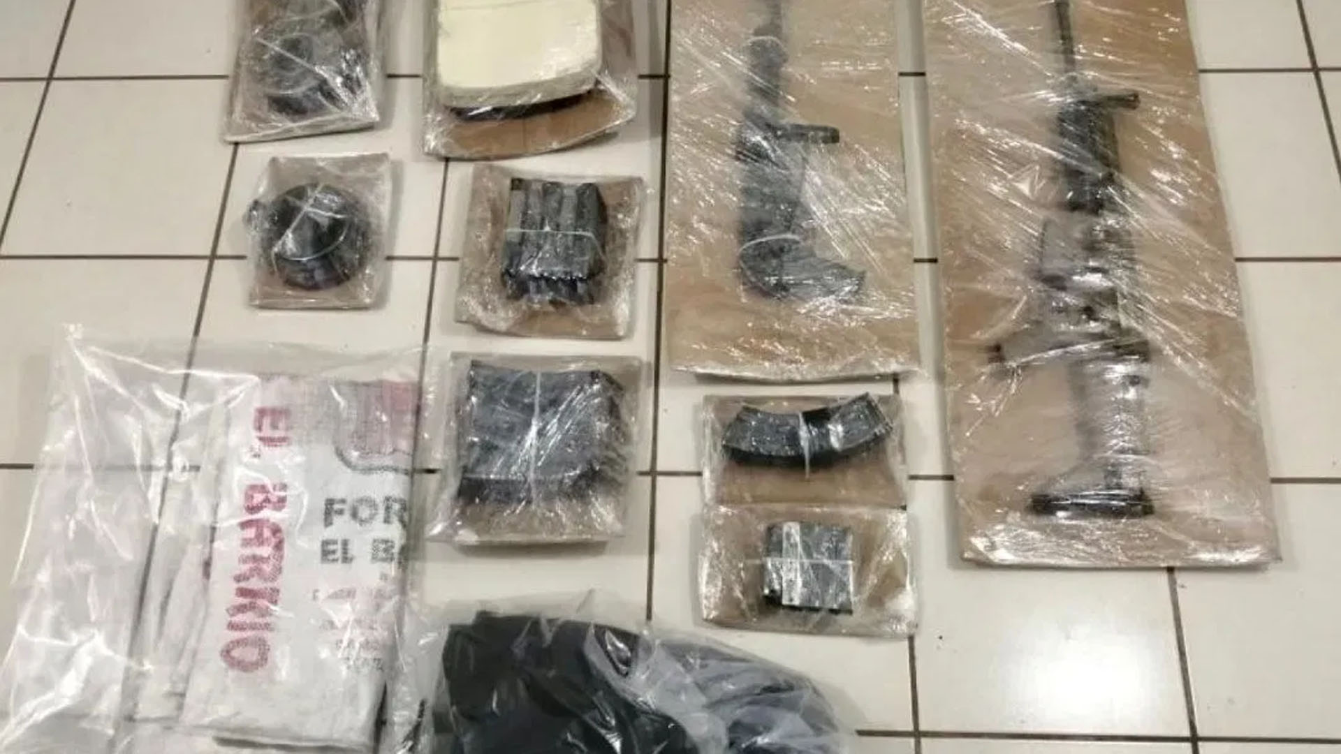 Aseguran armas largas y cartuchos en Culiacán