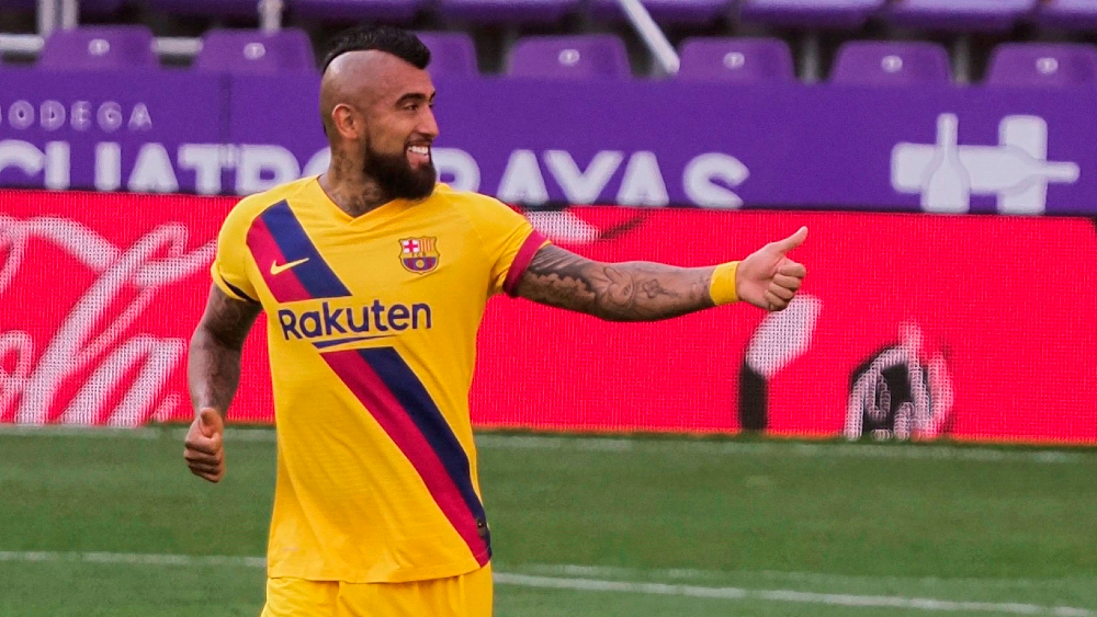 Arturo Vidal sostiene al Barcelona en la lucha por el título en España