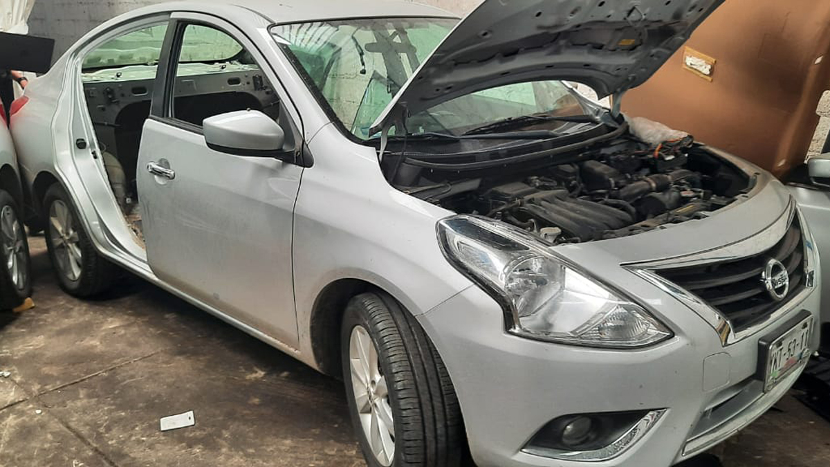 Aseguran en Cuautitlán Izcalli tonelada y media de refacciones y autos robados - auto-recuperado-durante-cateo-de-la-fgjem