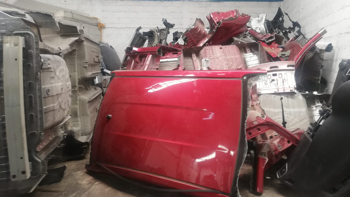 Aseguran en Cuautitlán Izcalli tonelada y media de refacciones y autos robados