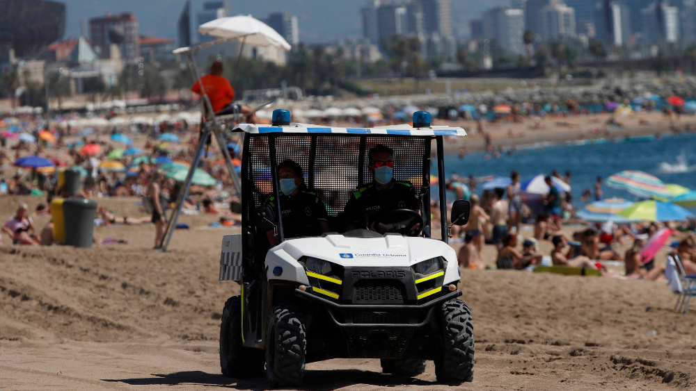 España trata de contener los rebrotes de COVID-19, que avanzan por todo el país