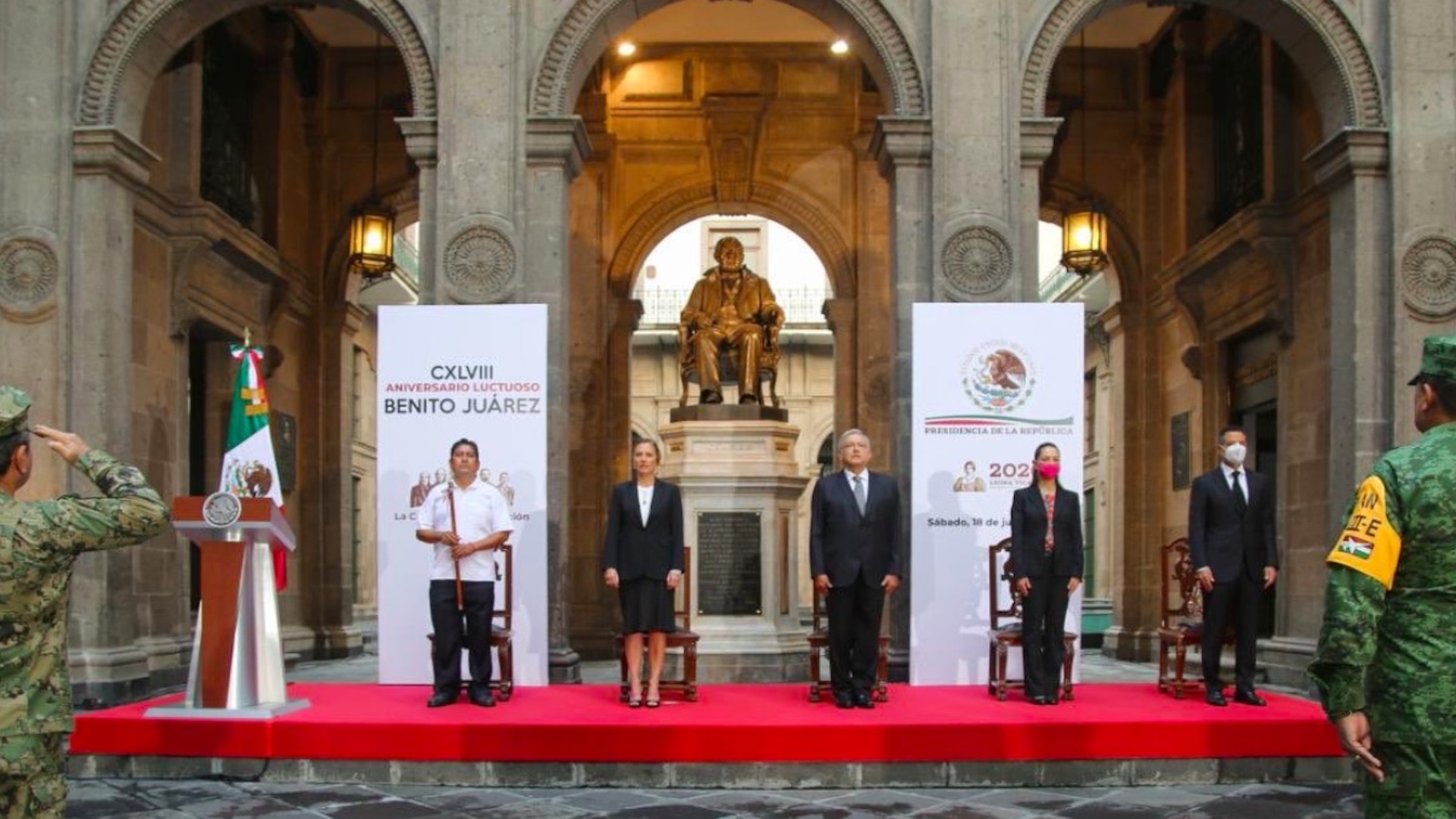AMLO encabeza ceremonia por el 148 aniversario de la muerte de Benito Juárez en Palacio Nacional