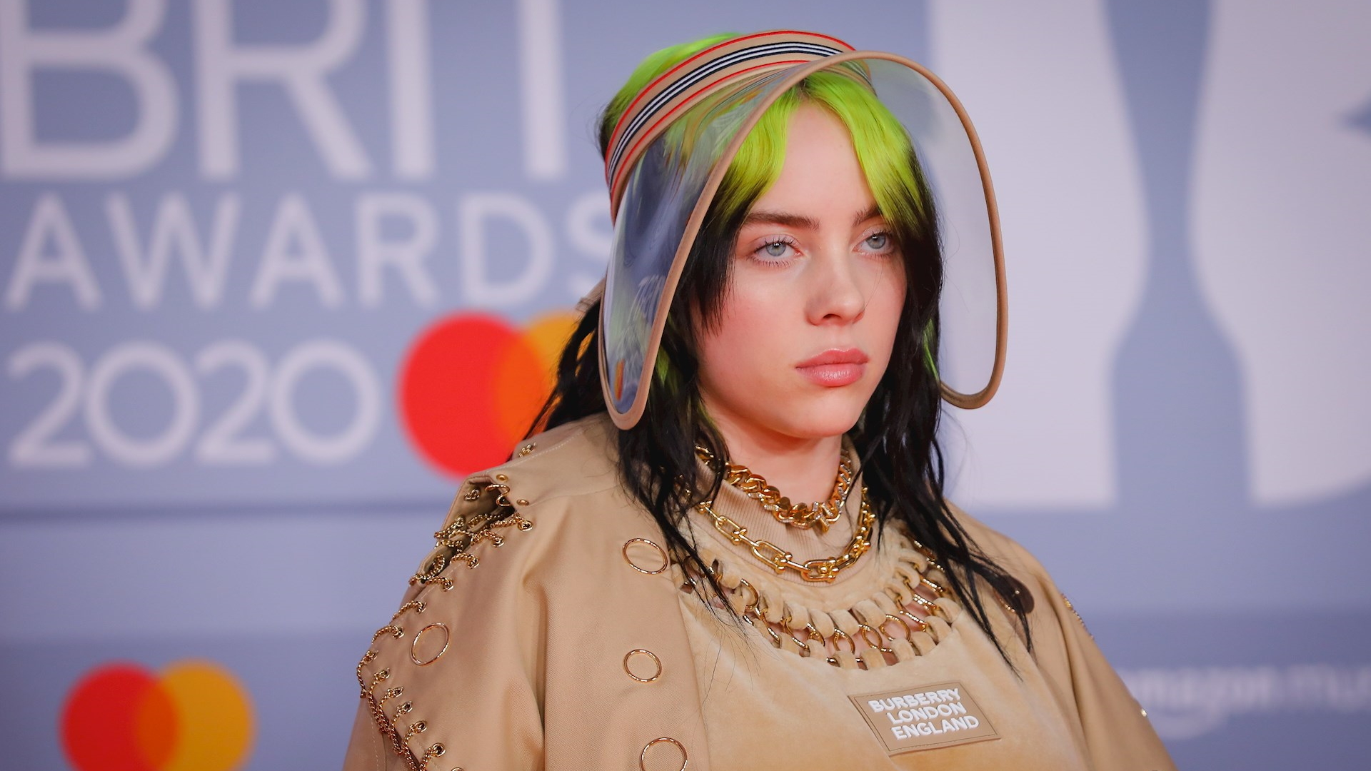 Billie Eilish estrena canción compuesta en el confinamiento