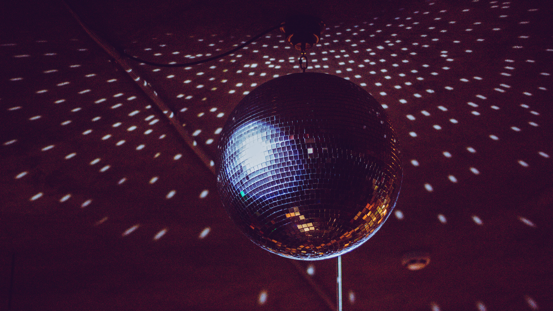 OMS considera que negocios nocturnos deberían cerrarse ante rebrotes