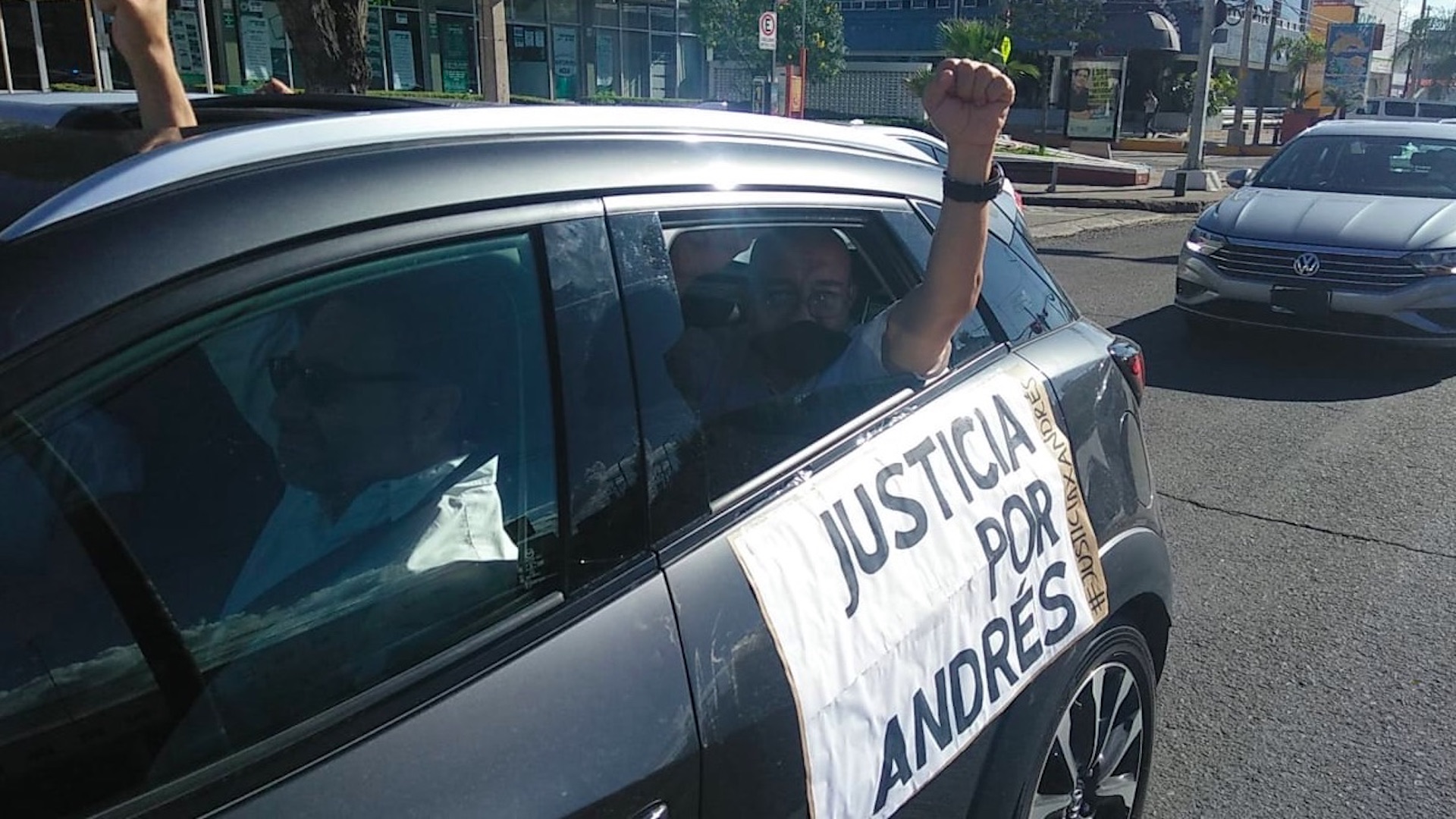 #Video Protestan en Celaya por asesinato de joven empresario