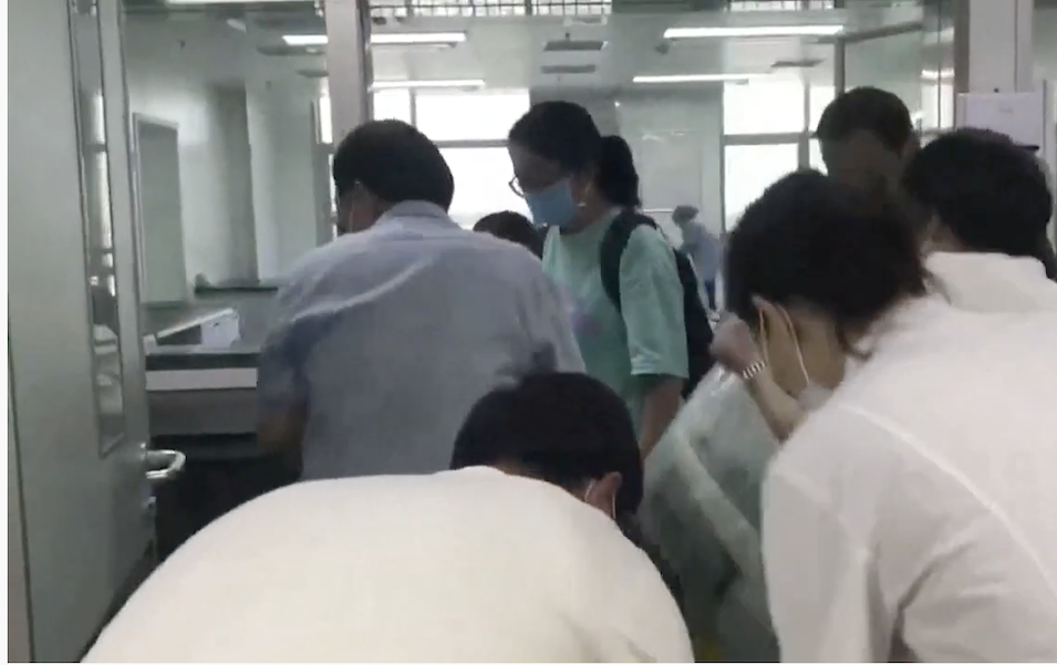 China encadena su tercer día con más de un centenar de nuevos contagios