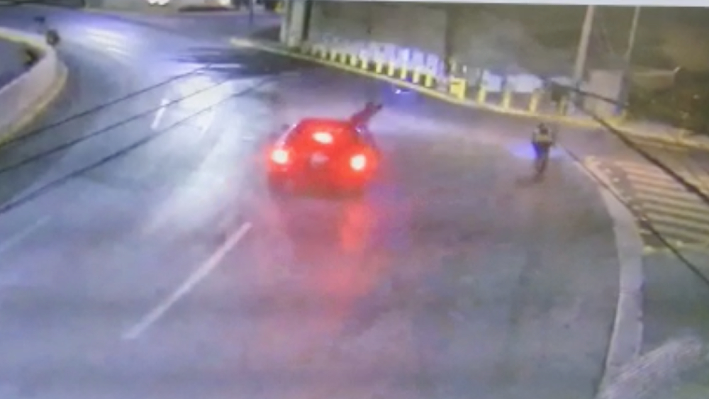 #Video Conductor de camioneta atropella y mata a ciclista en Nuevo León