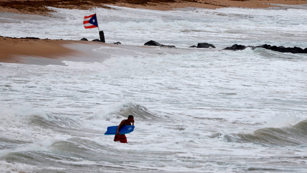 Declaran estado de emergencia en Puerto Rico por paso de ciclón Declaran estado de emergencia en Puerto Rico por paso de ciclón