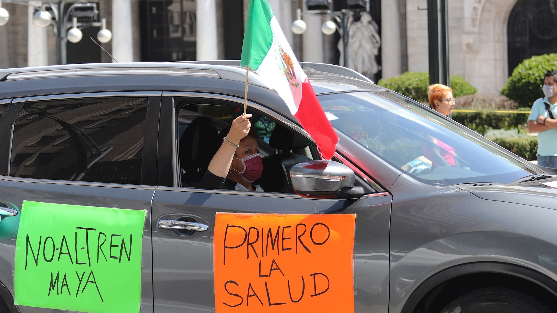 Mexicanos asisten a cuarto “claxonazo” contra López Obrador