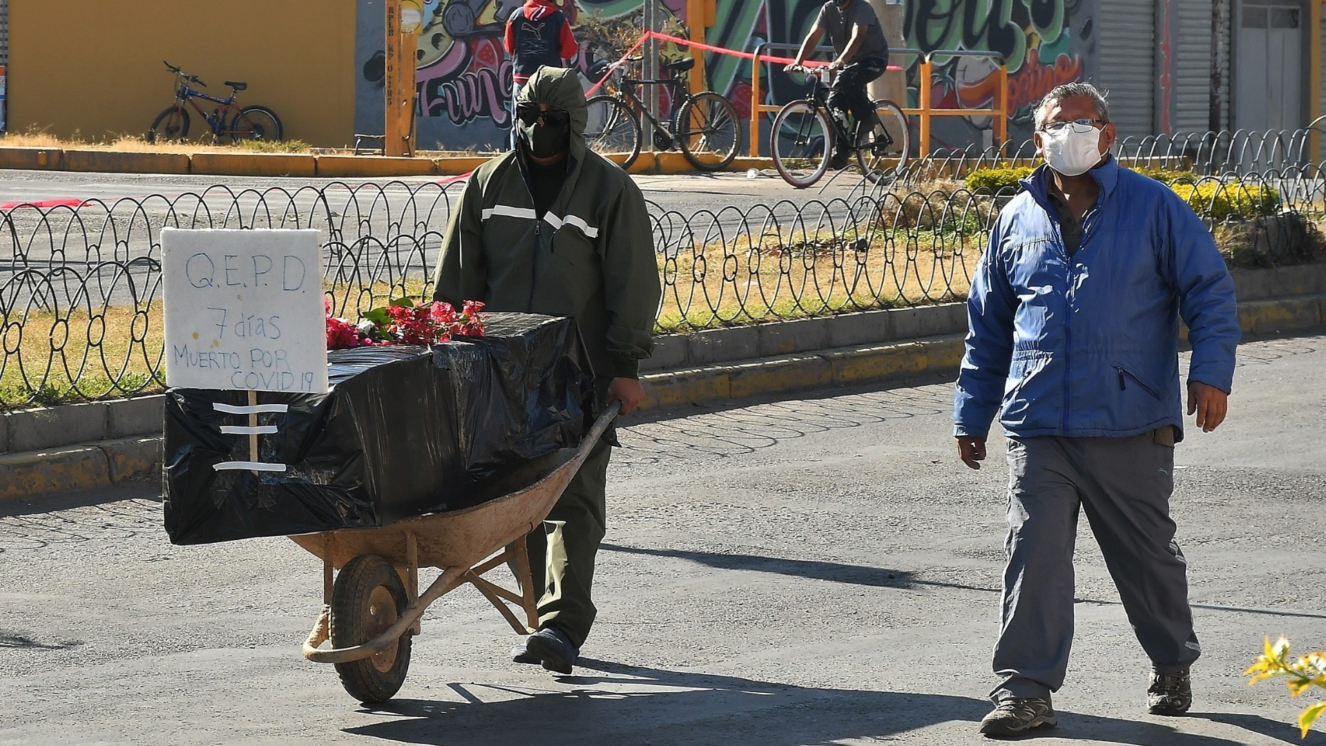Cadáver en la calle pone en evidencia colapso en Cochabamba, Bolivia, por COVID-19