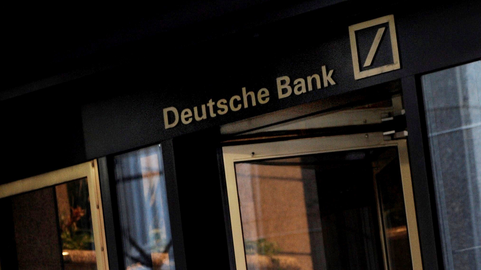 Nueva York multa a Deutsche Bank por omitir supervisión financiera de Epstein
