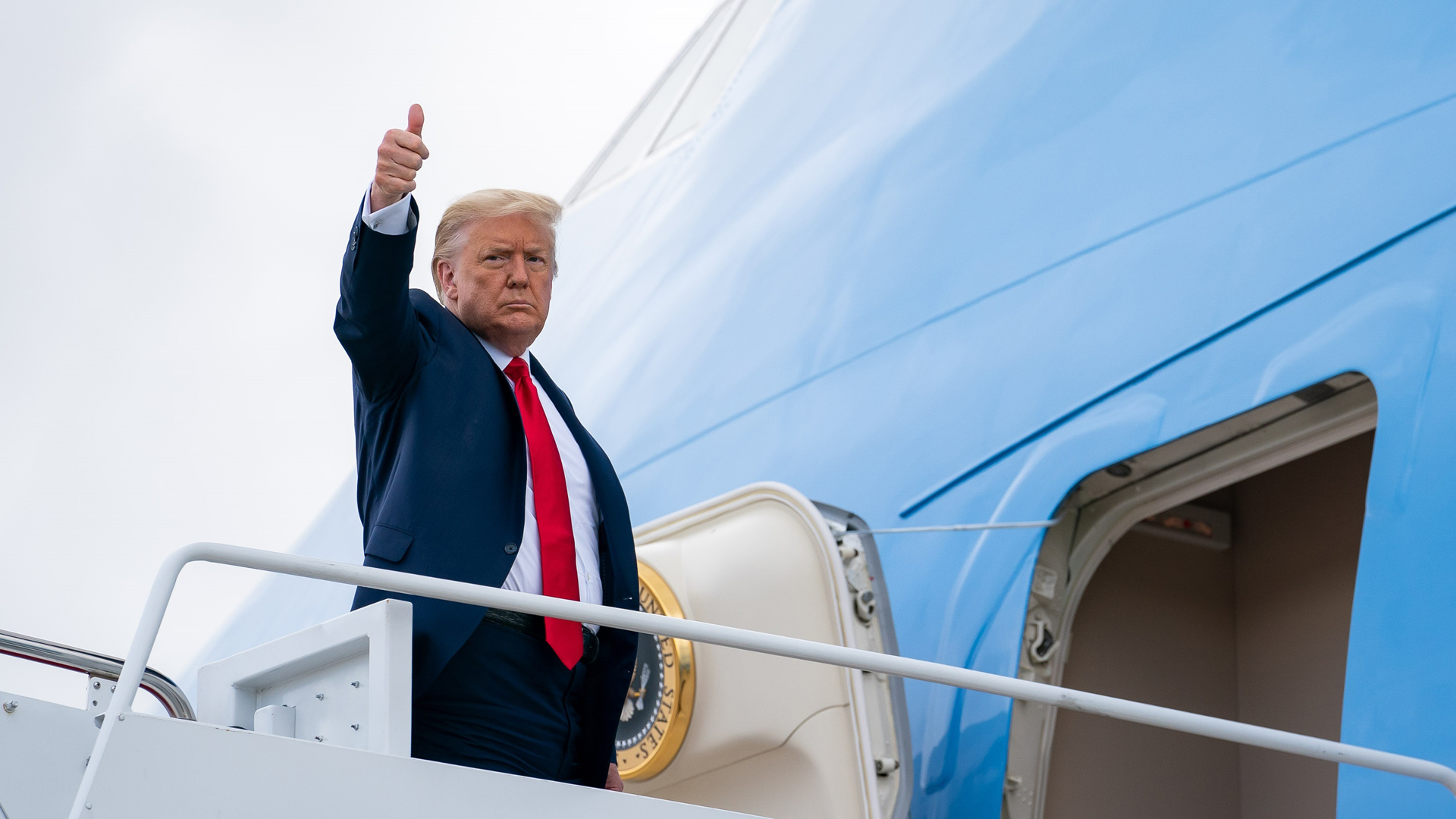 Donald Trump usará cubrebocas por primera vez