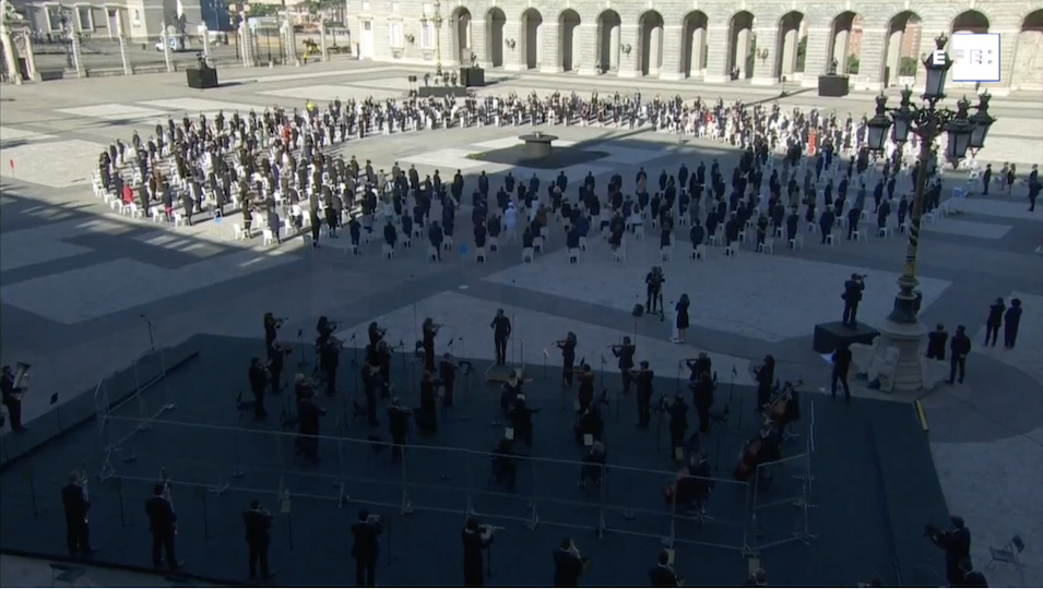 España rinde homenaje a las víctimas del COVID-19