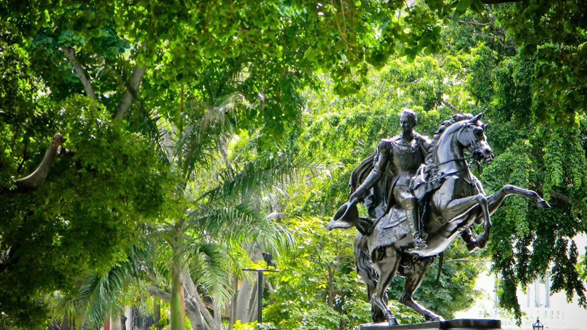 El chavismo y la oposición olvidan la crisis para recordar a Simón Bolívar