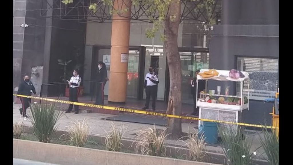 Falsa alerta de bomba en oficinas del ISSSTE en la Tabacalera provoca desalojo