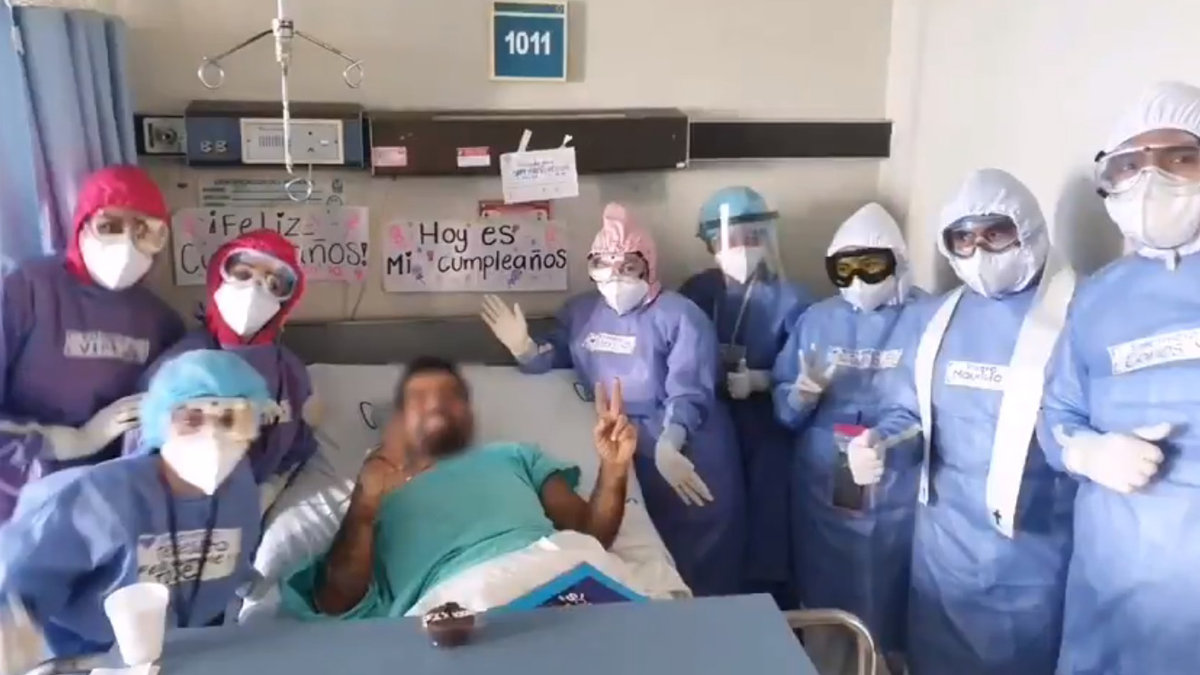 #Video Médicos del IMSS festejan cumpleaños de paciente con COVID-19