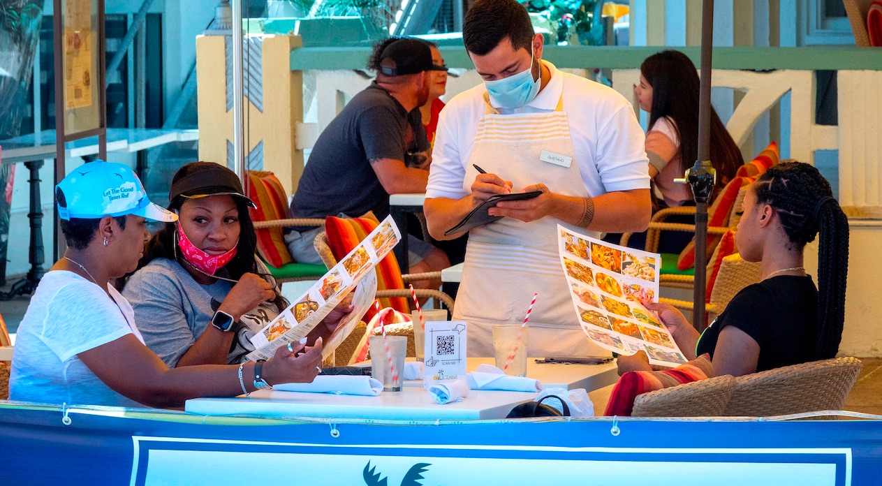 Preocupación en Florida por rapidez de propagación del COVID-19 y por posible nuevo cierre de negocios