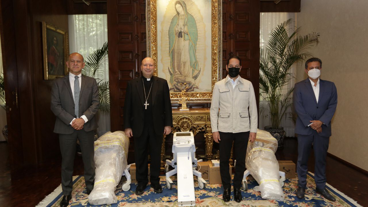 Papa Francisco envía a México ventiladores para atención del COVID-19, informa AMLO - gobernador-de-queretaro-recibe-insumos-medicos-enviados-por-el-papa-francisco