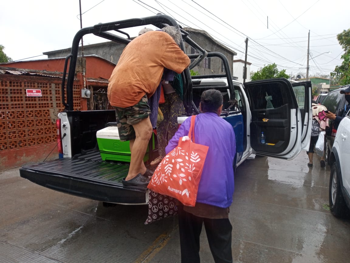 Fotos y videos: Al menos cuatro desaparecidos y daños a infraestructura, el paso de Hanna por México - hanna-13