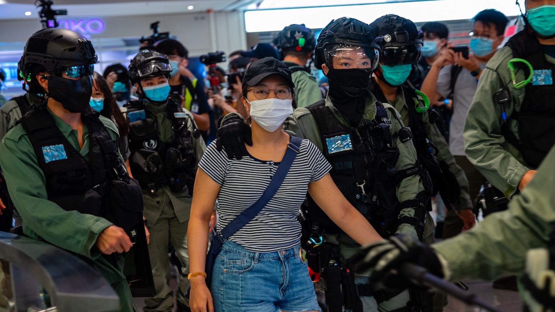 Facebook, Twitter y Google dejarán de colaborar con la Policía de Hong Kong